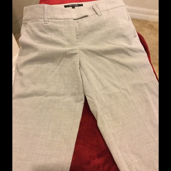 Daisy Fuentes Pleated Dressy Light Gray Capris EUC - Picture 2 of 4